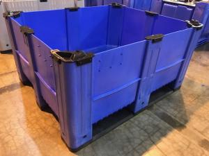 macx-ace-solid-blue-longside-shortened-height-48x40x21-w-caps